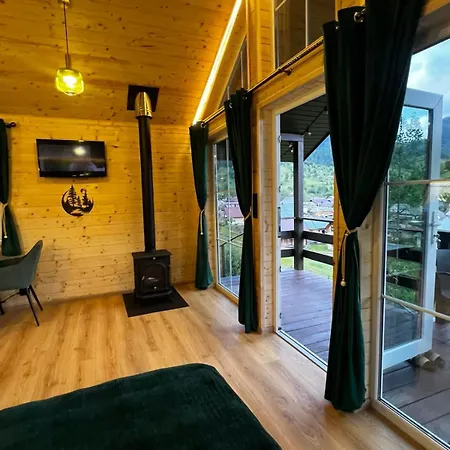 файна хата 4 * Synevyrsʼka Polyana