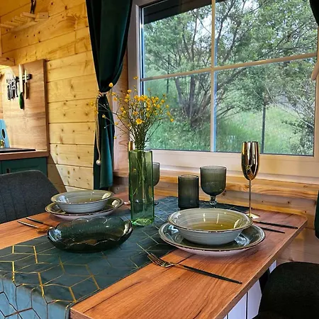 файна хата 4 Ferienhaus Synevyrsʼka Polyana